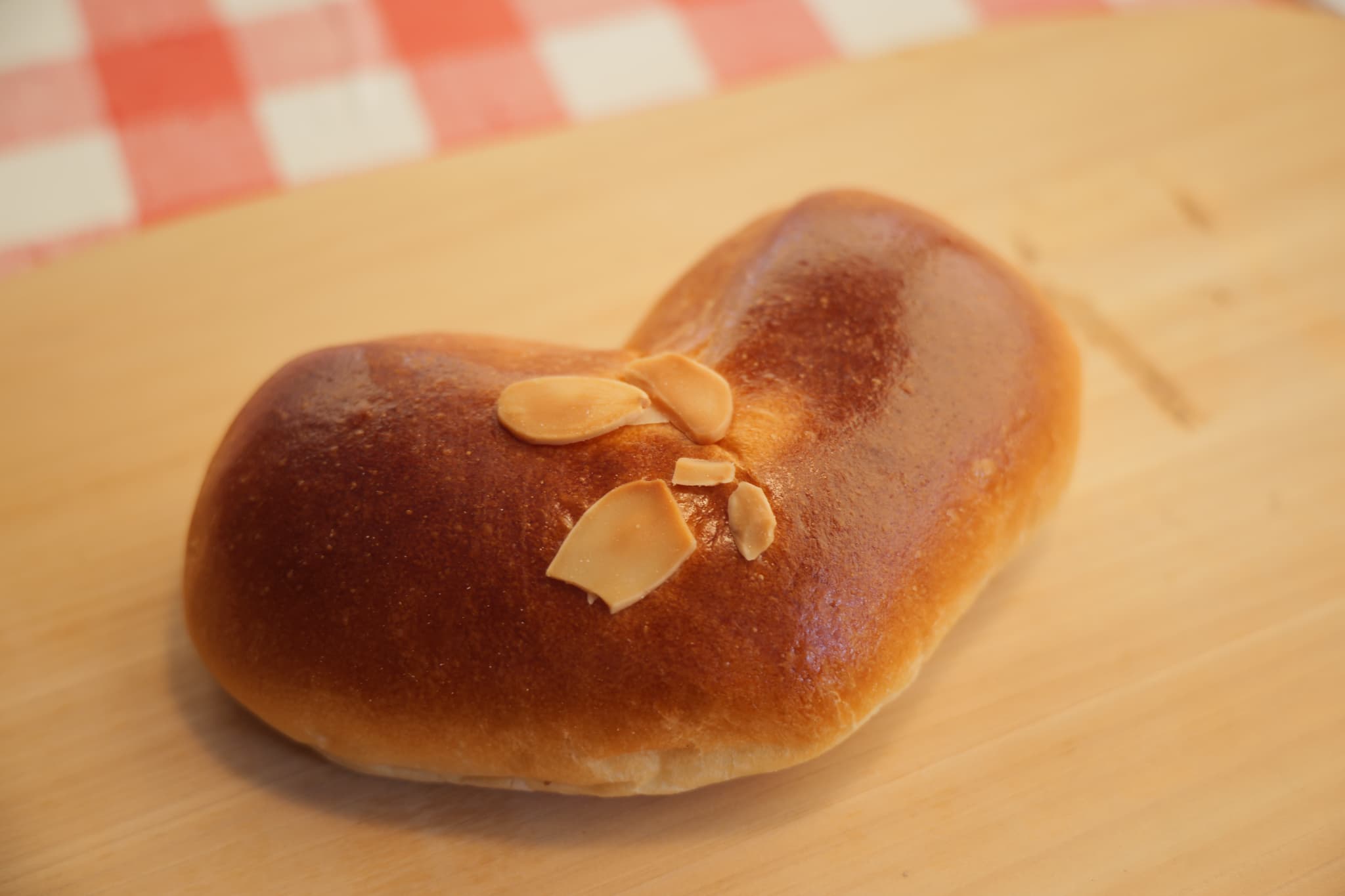ハートのクリームパン