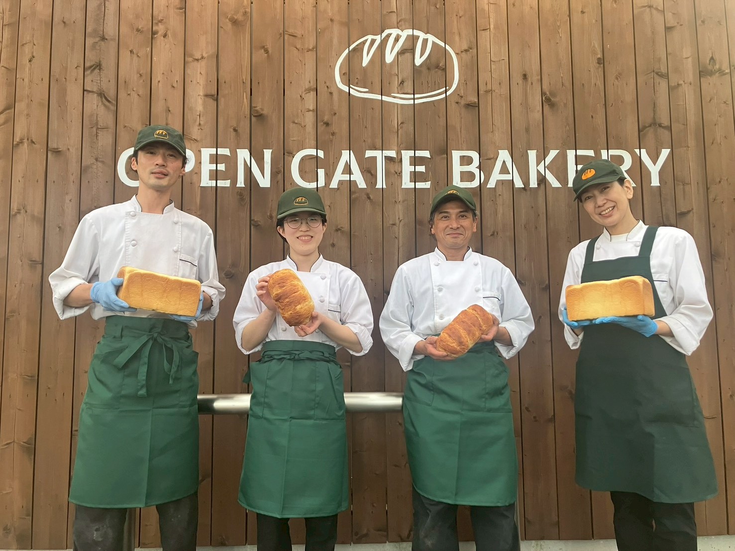 オープンゲートベーカリー スタッフ集合写真